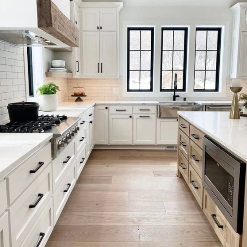 Pairing white oak kitchen cabinets with black hardware